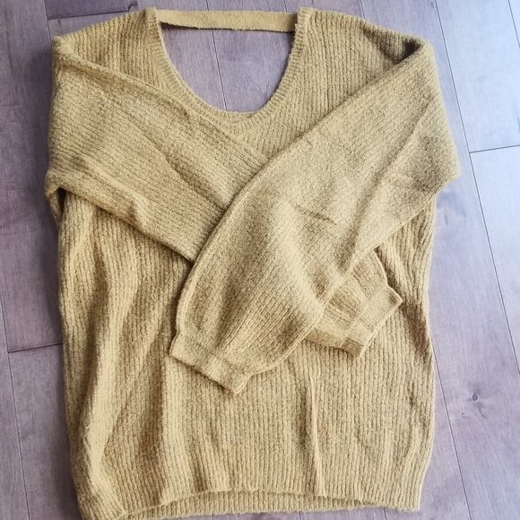 Oversized Sweater - Picture 1 of 2